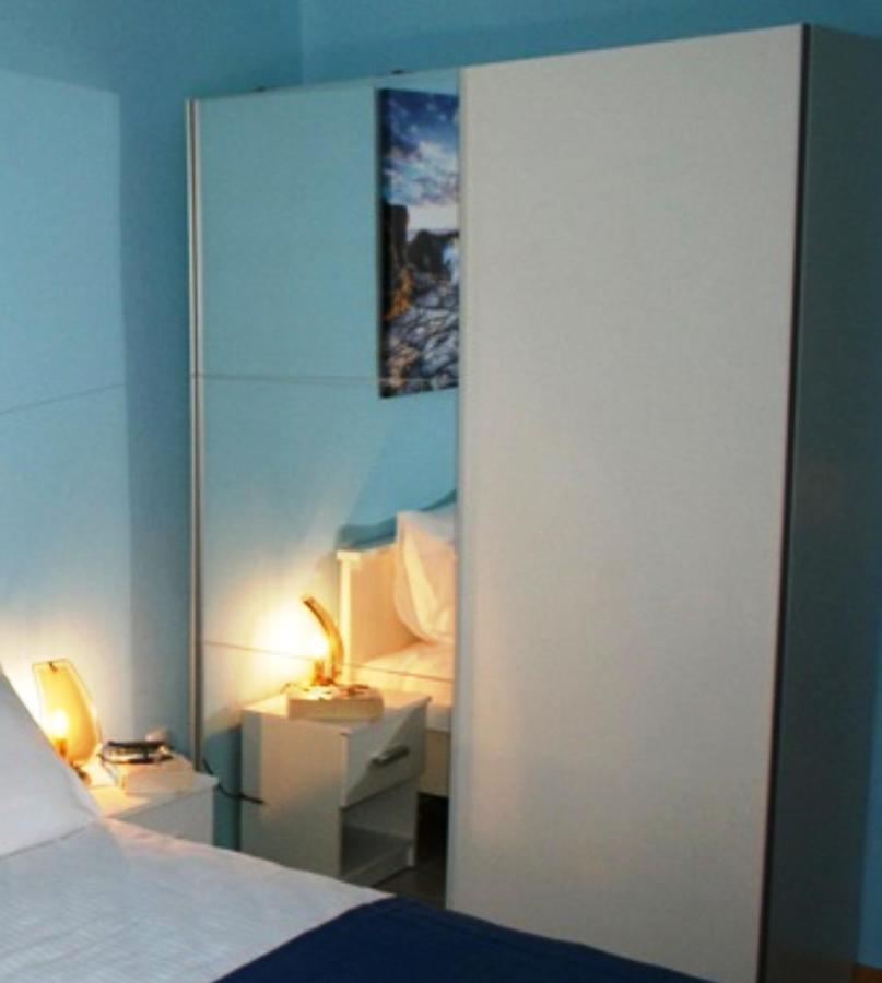 Perla Bleu 4 Apartment Ровинь Экстерьер фото