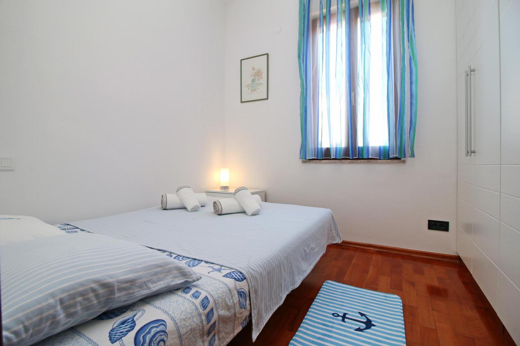 Perla Bleu 4 Apartment Ровинь Экстерьер фото