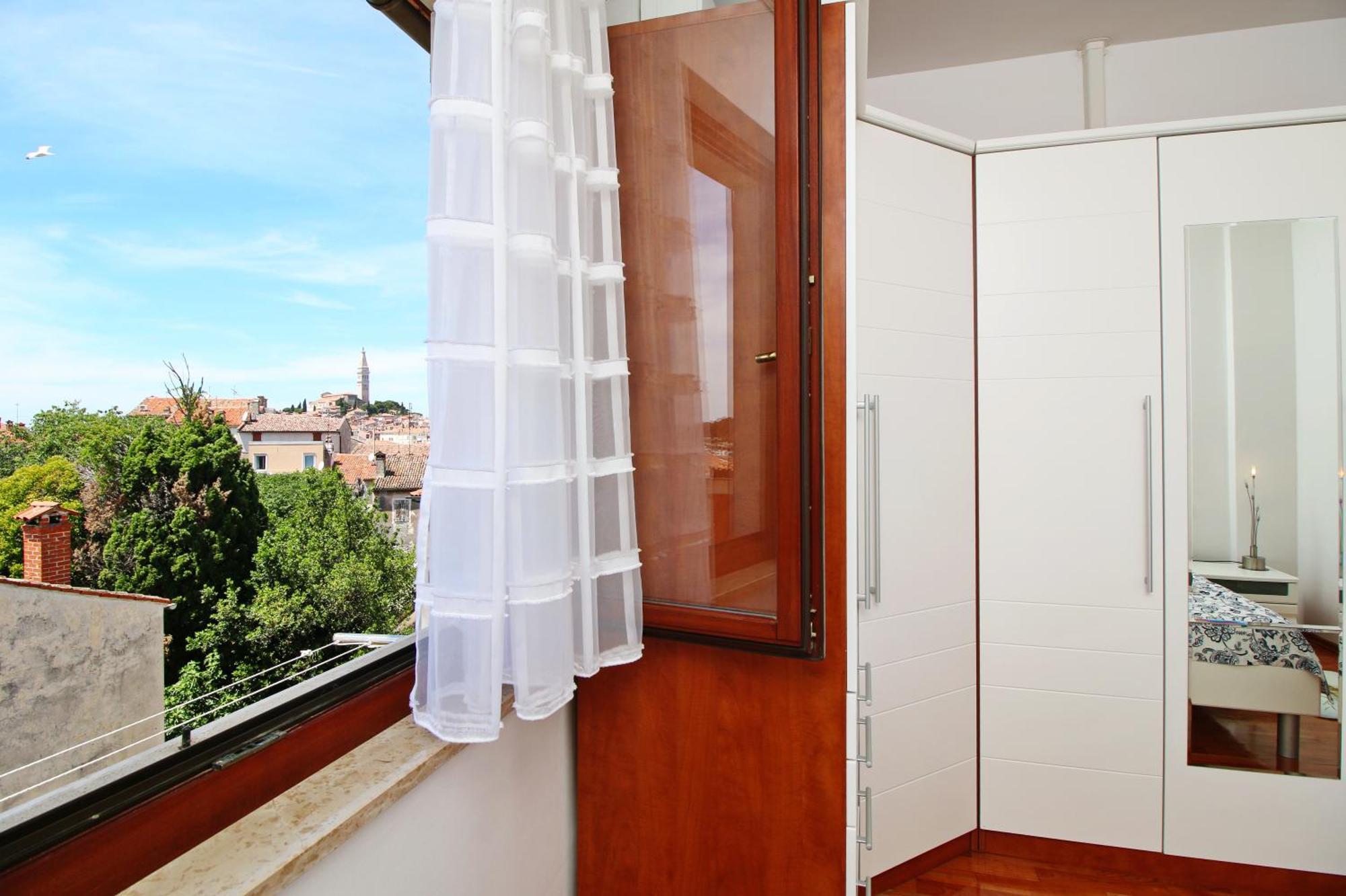 Perla Bleu 4 Apartment Ровинь Экстерьер фото