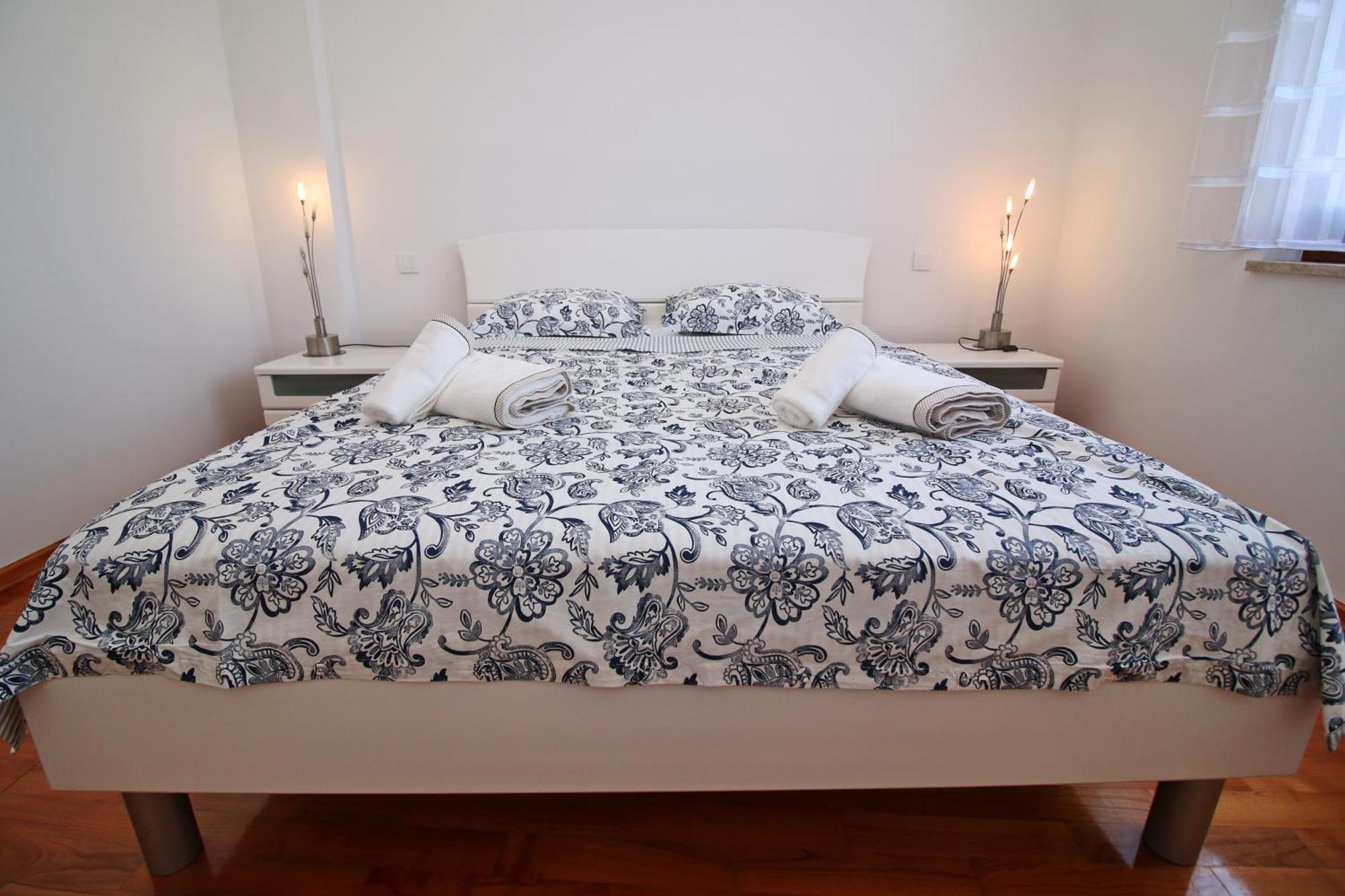Perla Bleu 4 Apartment Ровинь Экстерьер фото
