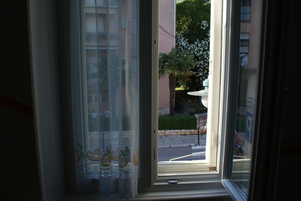 Perla Bleu 4 Apartment Ровинь Экстерьер фото