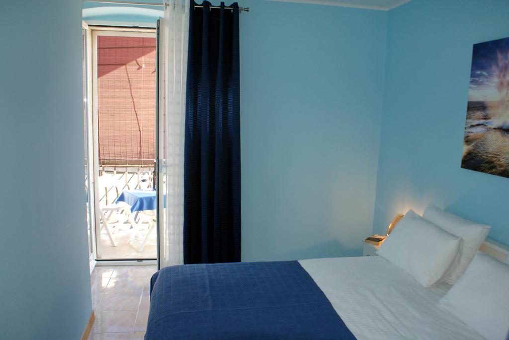 Perla Bleu 4 Apartment Ровинь Экстерьер фото
